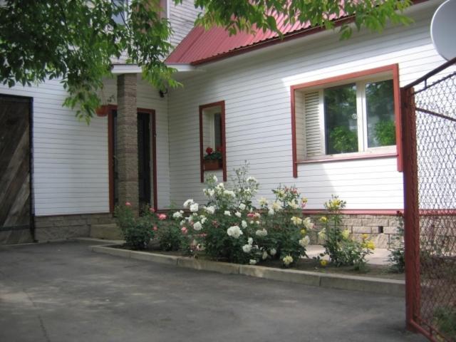 Liiva Guest Accommodation,Free Parking Тарту Экстерьер фото
